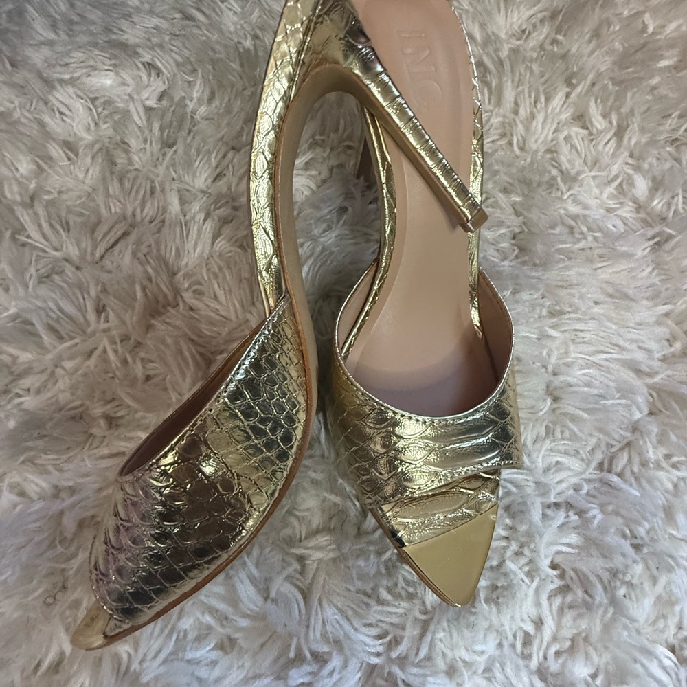 INC International Concepts Gold Textured Heels